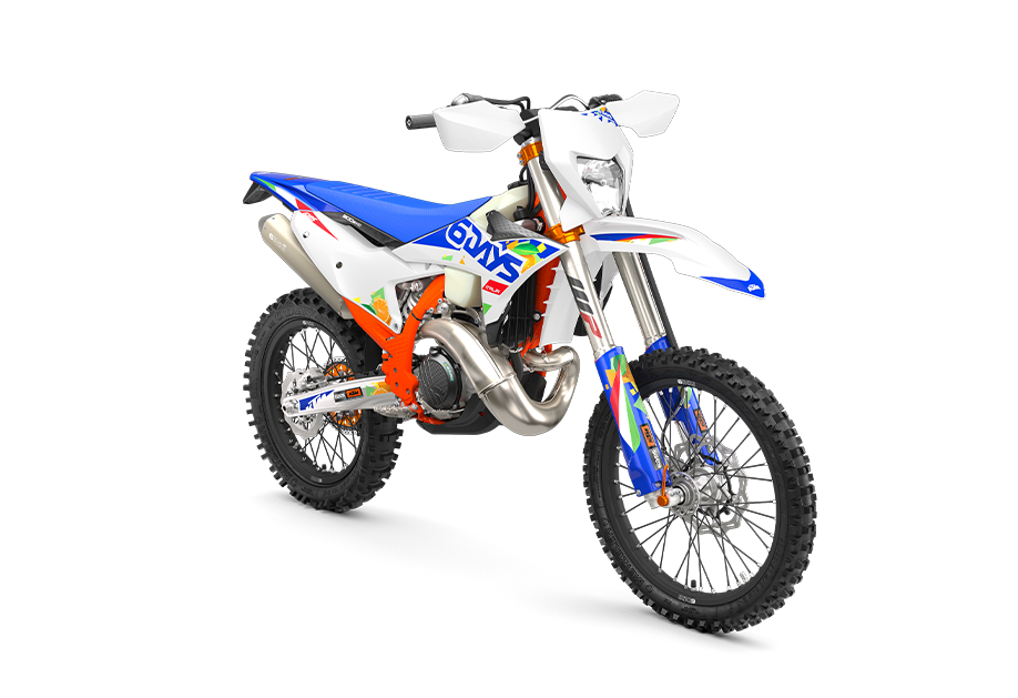 PHO_BIKE_90_REVO_KTM-enduro-300-exc-6days-right-front-studio-image_#SALL_#AEPI_#V1
